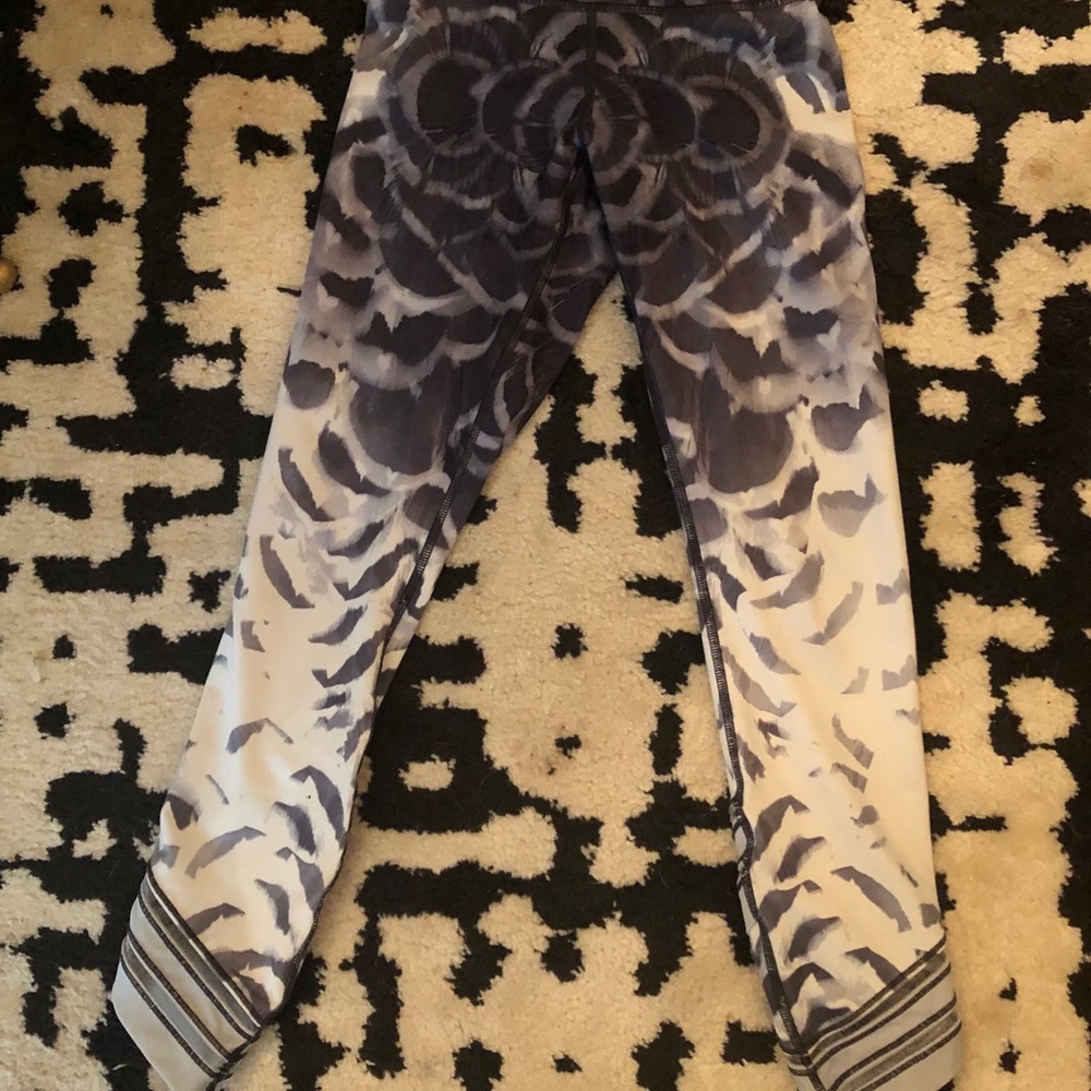 Lululemon high times pretty plum angel wing